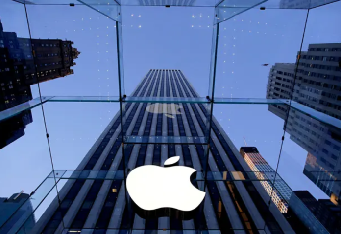 Apple to downsize retail teams